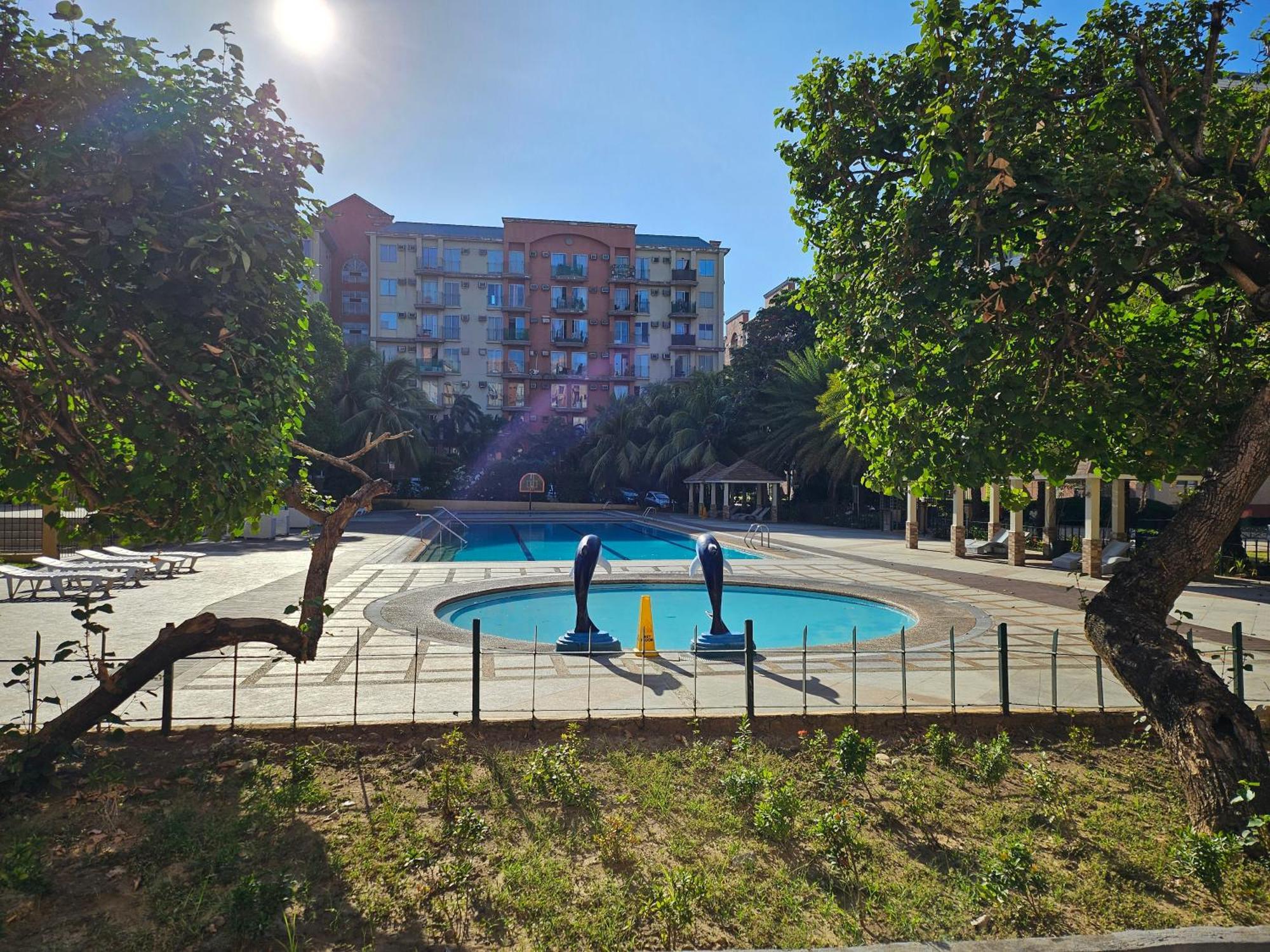 Cozy 2Br Staycation With Balcony Chateau Elysee For 4-6 Pax Paranaque City Exteriér fotografie
